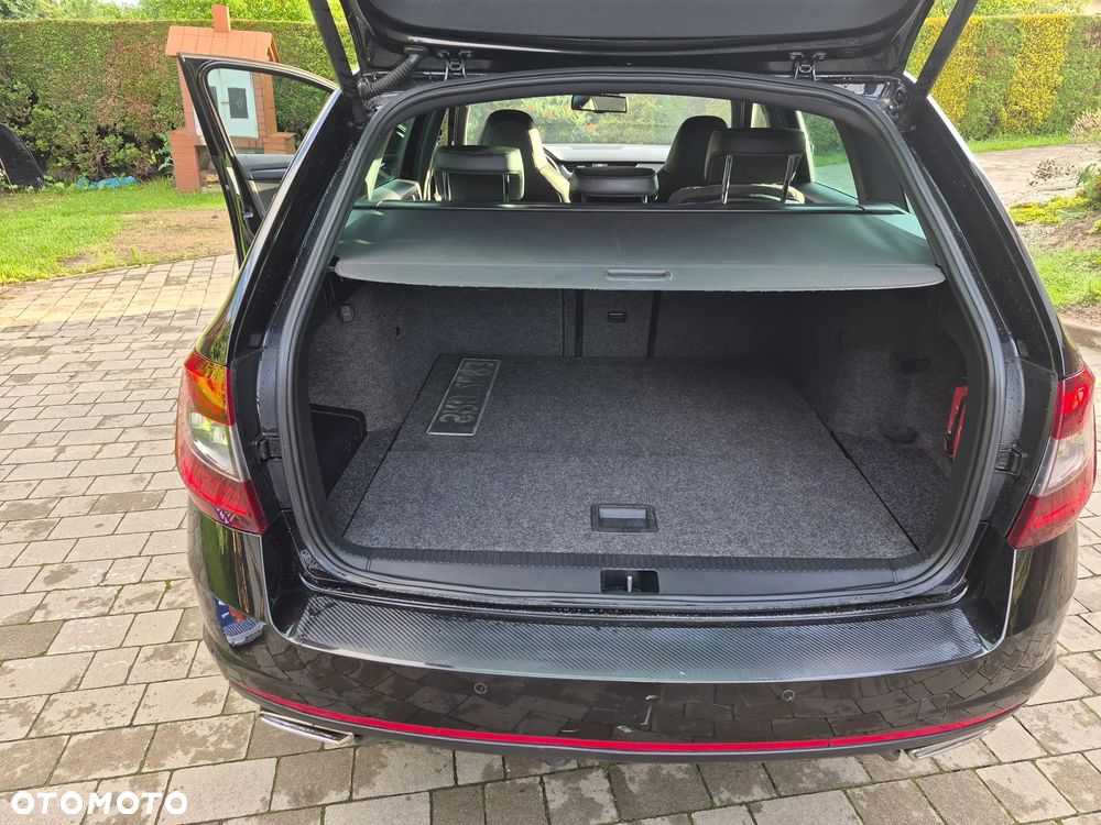 Skoda Octavia 2.0 TDI DSG RS - 6