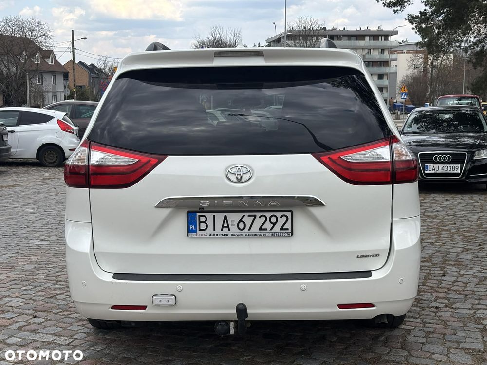 Toyota Sienna 3.5 XLE AWD - 6