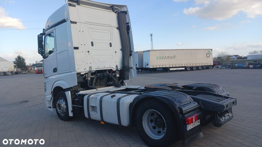 Mercedes-Benz 1845 - 3