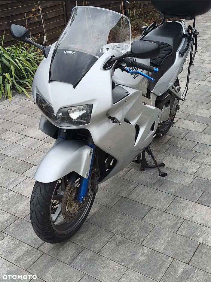Honda VFR - 2
