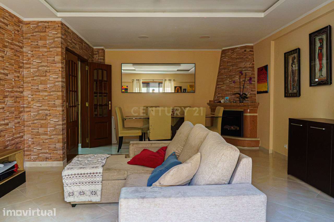 Apartamento T3 com Suíte, 3 Varandas e Arrecadação | Avenida 25 de Ab - Grande imagem: 5/26