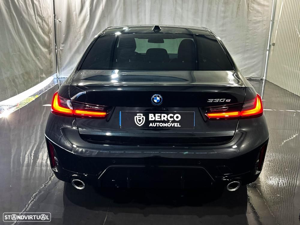 BMW 330 e Pack Desportivo M Auto - 6