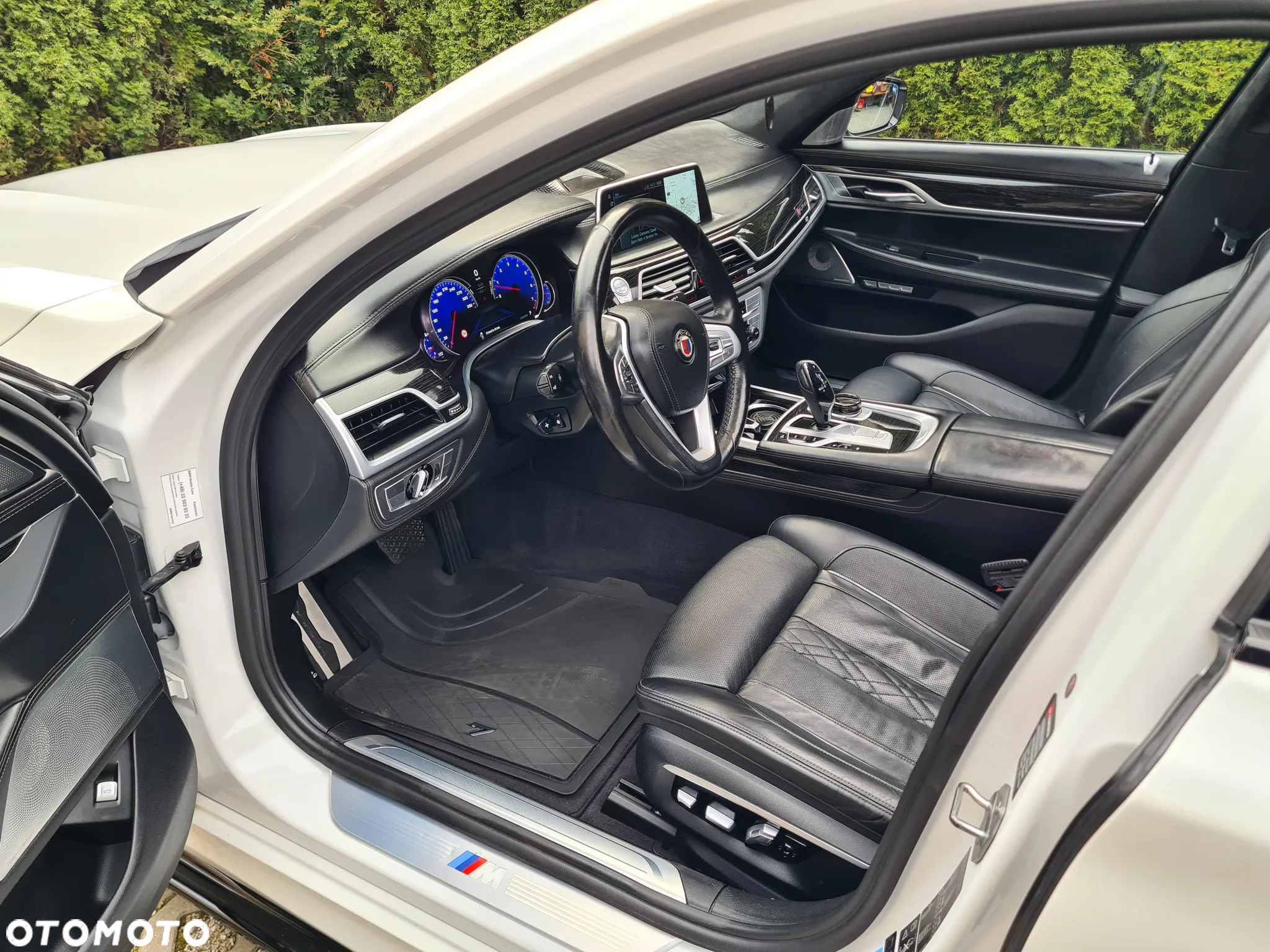 BMW Seria 7 750i xDrive - 12