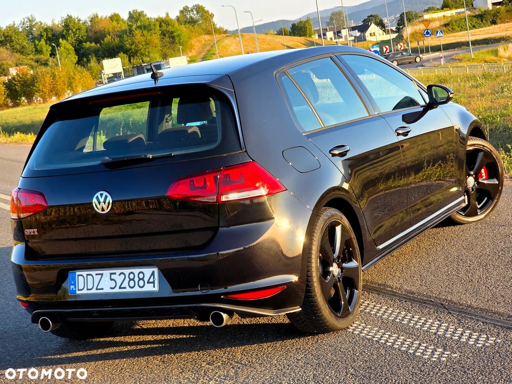 Volkswagen Golf GTI Performance BlueMotion Technology DSG - 2