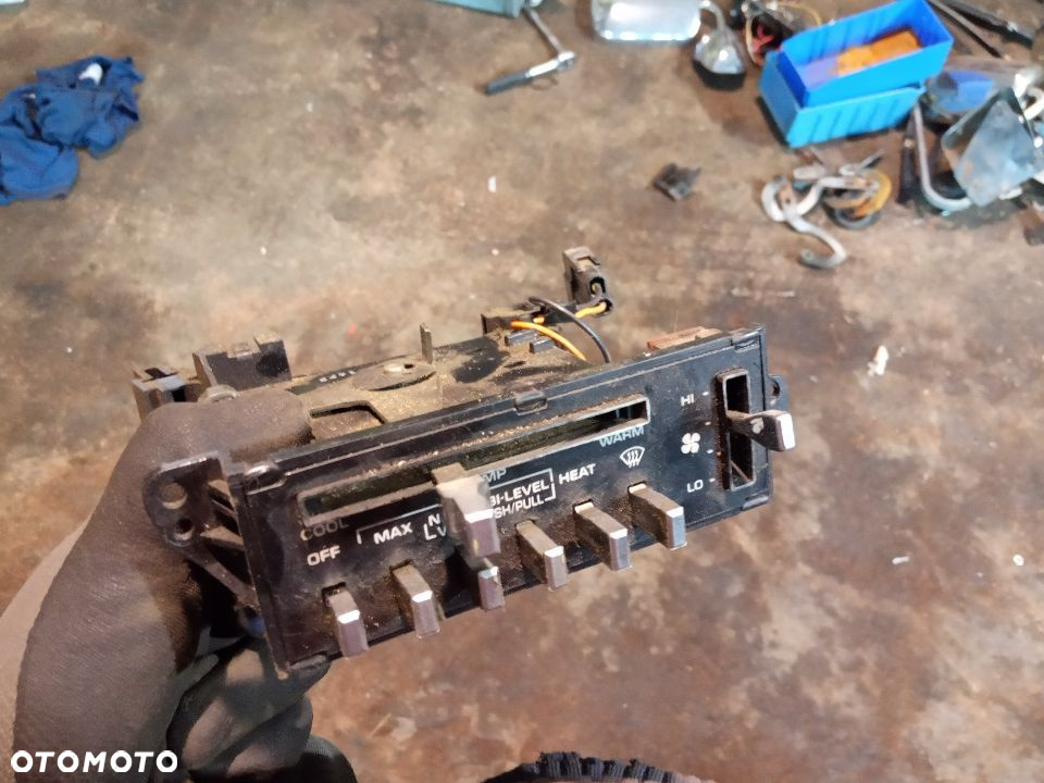 DODGE RAM VAN B150 B250 B350 71-93 wlacznik przelacznik OGRZEWANIA nawiewu klimatyzacji panel 3.7 5.2 5.9 a/c heat blower control panel RAMCHARGER W150 W250 W350 D150 D250 D350 PICKUP PLYMOUTH PB150 - 2