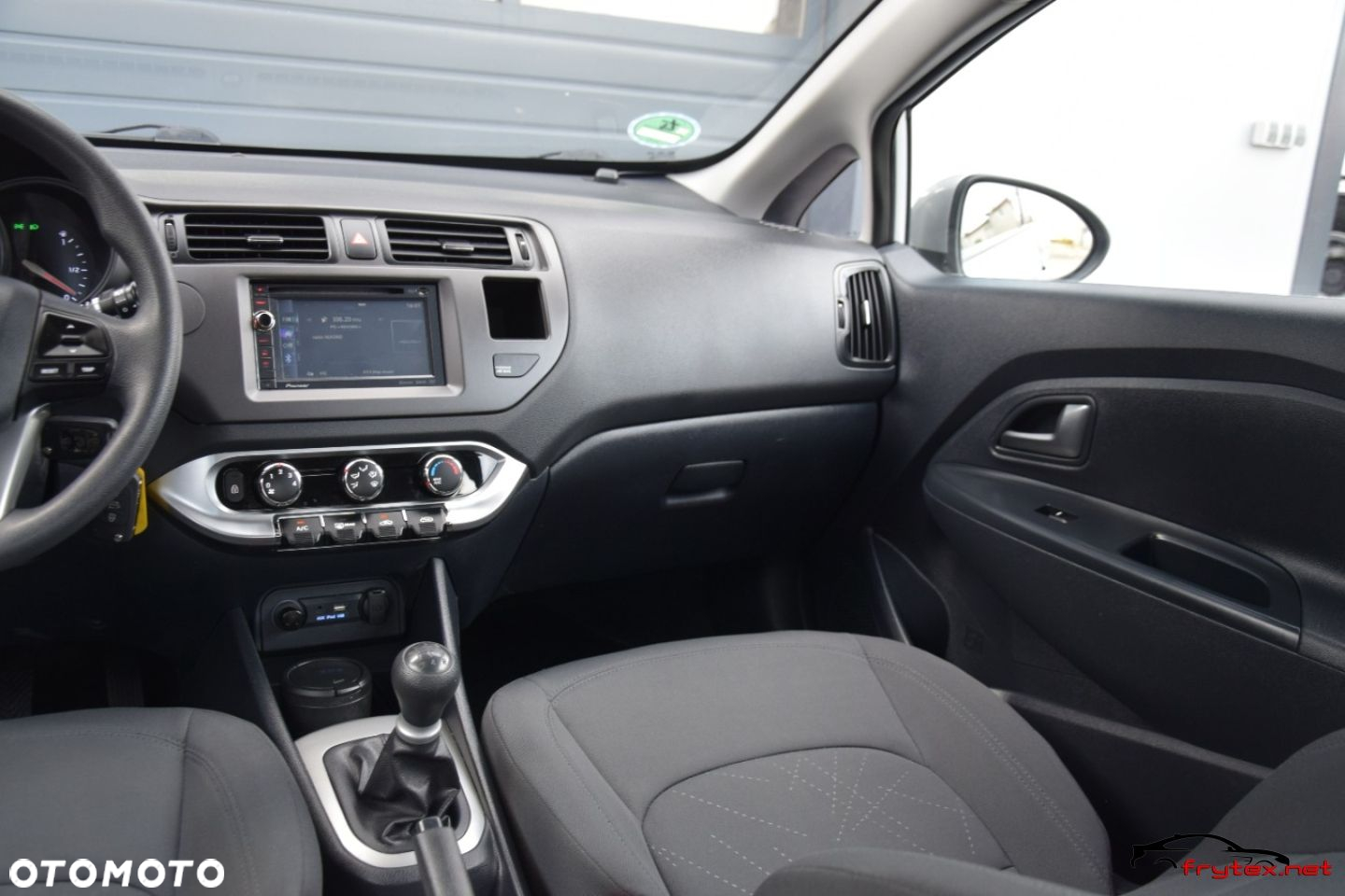 Kia Rio - 21