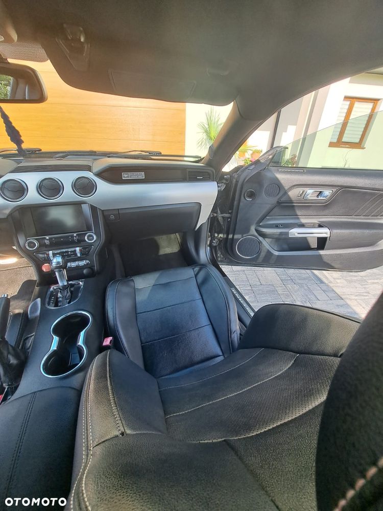 Ford Mustang - 11