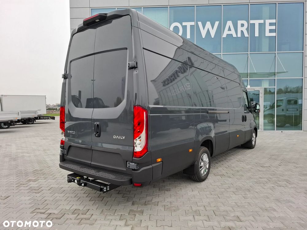 Iveco IMPONUJĄCA KUBATURA 18m3, ŚWIETNA DOSTĘPNOŚĆ, MINIMUM FORMALNOŚCI - 33