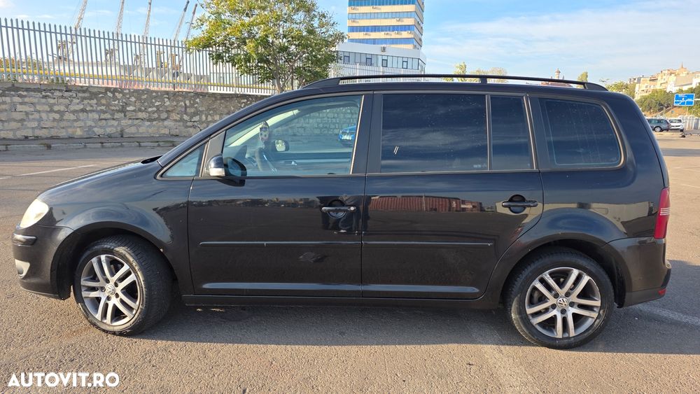 Volkswagen Touran - 19