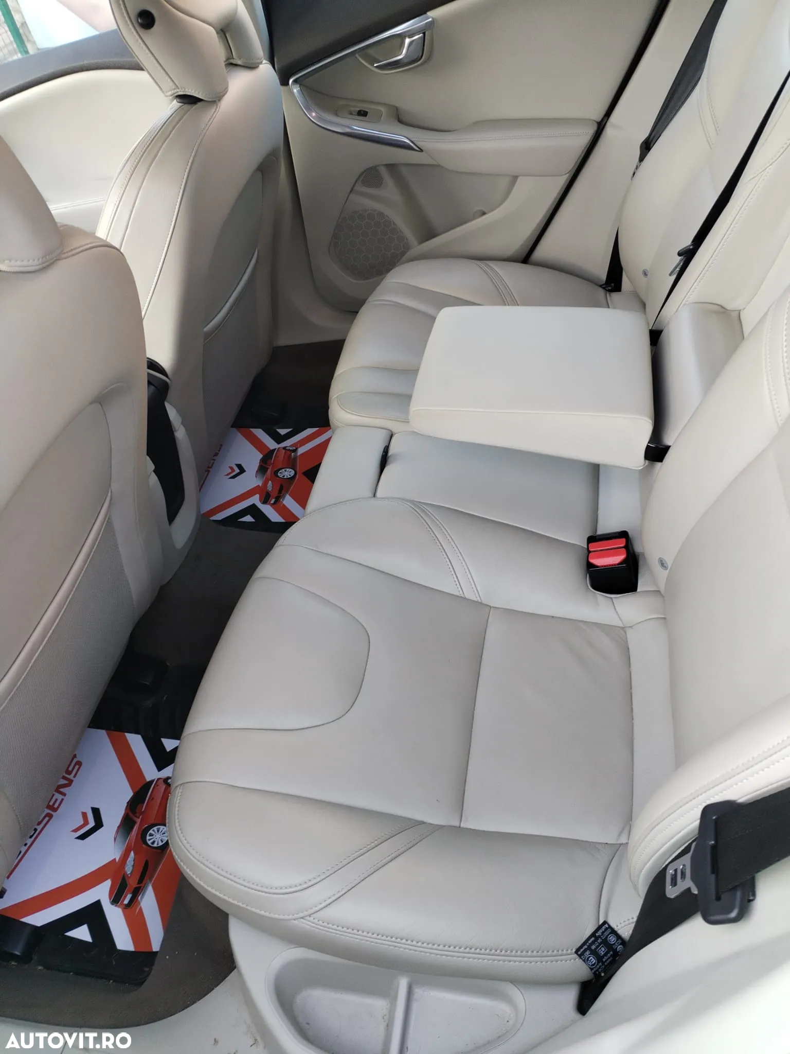 Volvo V40 D2 94g Kinetic - 13