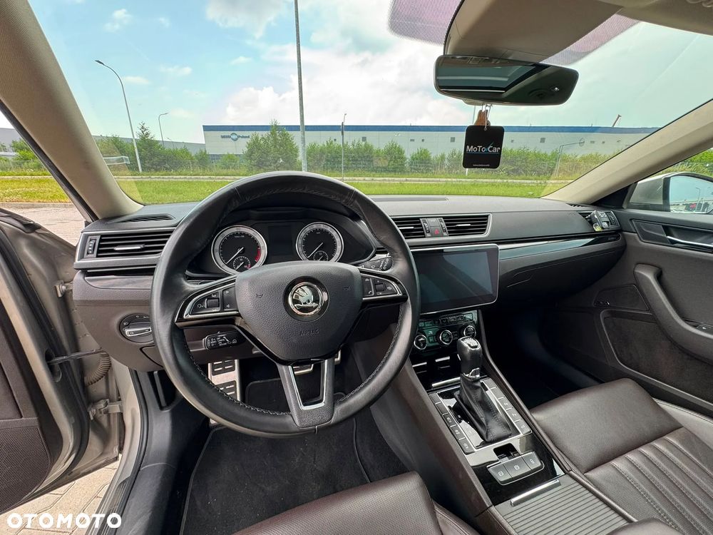 Skoda Superb 2.0 TDI 4x4 L&K DSG - 12