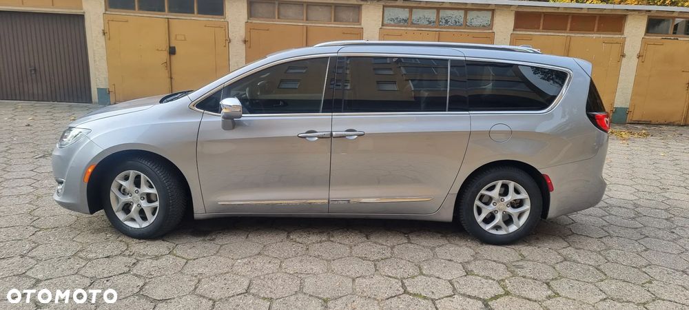 Chrysler Pacifica - 7