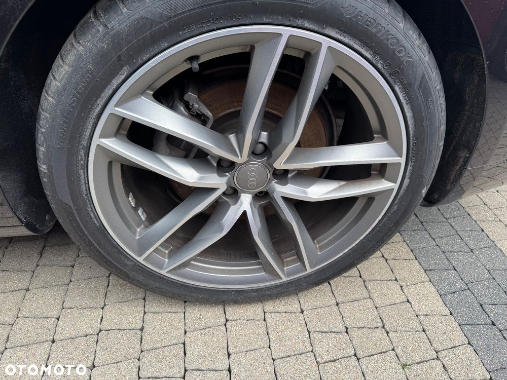 Audi A8 - 5