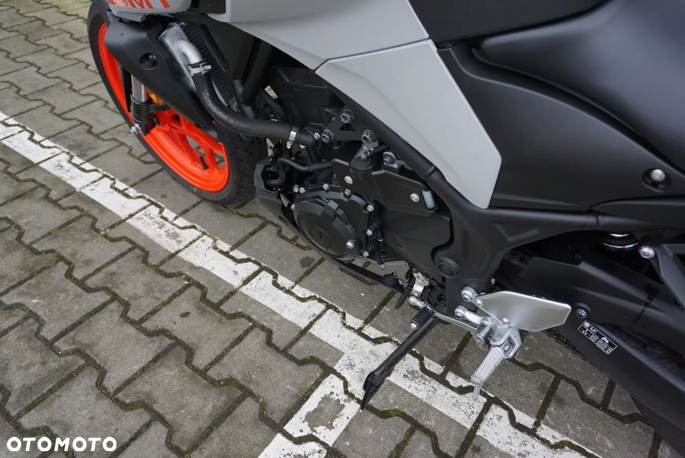 Yamaha MT - 17