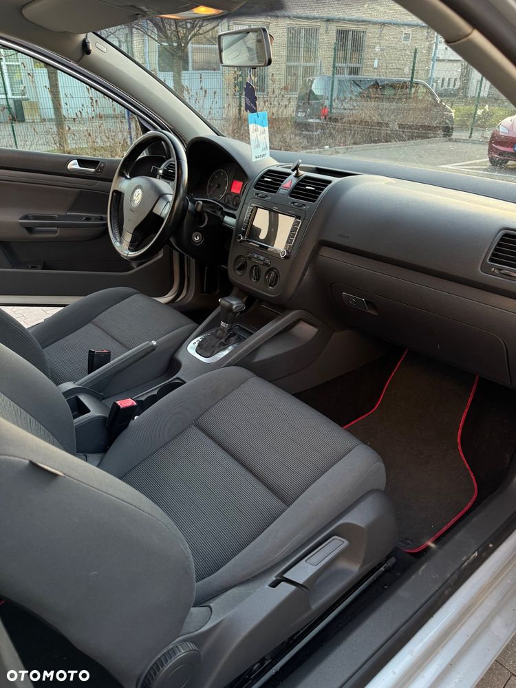 Volkswagen Golf 1.9 TDI Comfortline DSG - 10