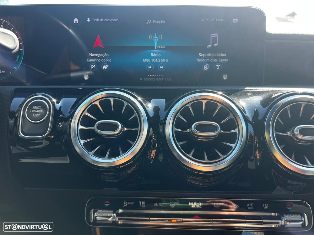 Mercedes-Benz A 250 Limousine e AMG Line - 41