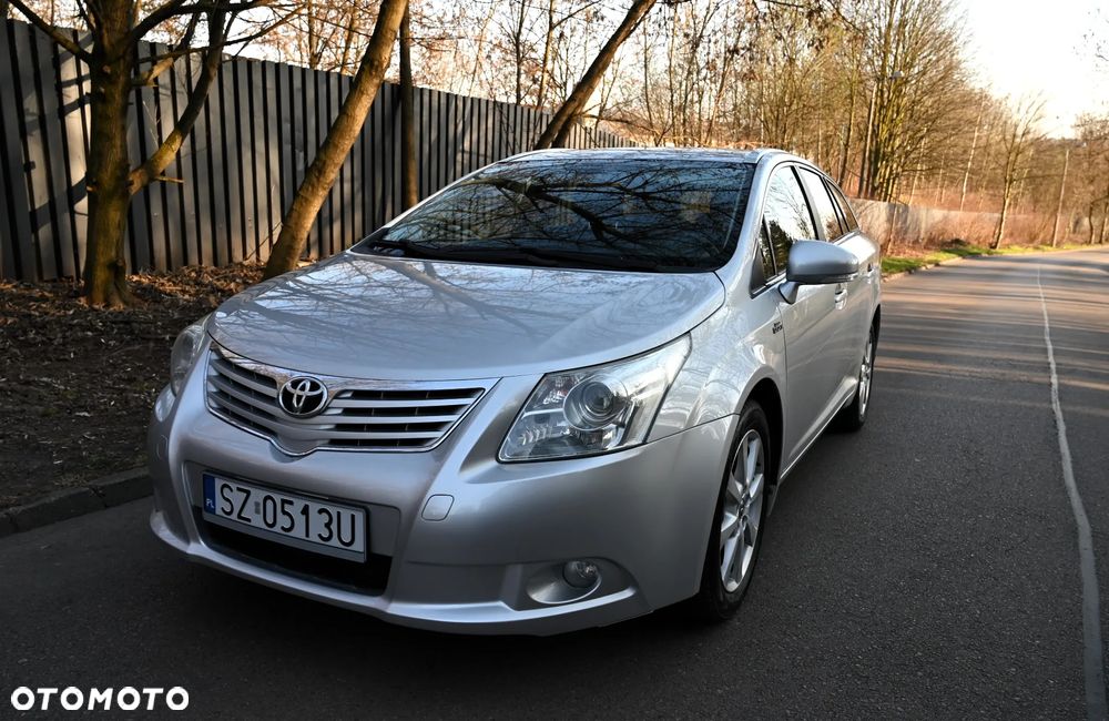 Toyota Avensis - 2