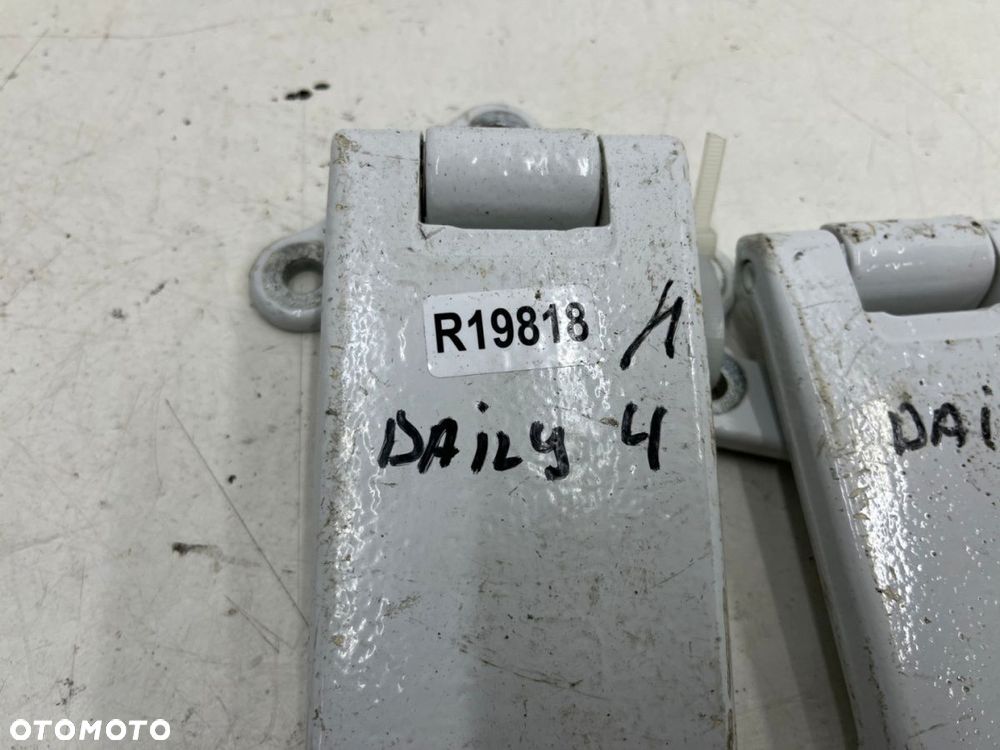 Zawias drzwi Iveco Daily 4 IV 14r.- zawiasy 180 stopni lewych prawych tylnych drzwi bagażnika - 10