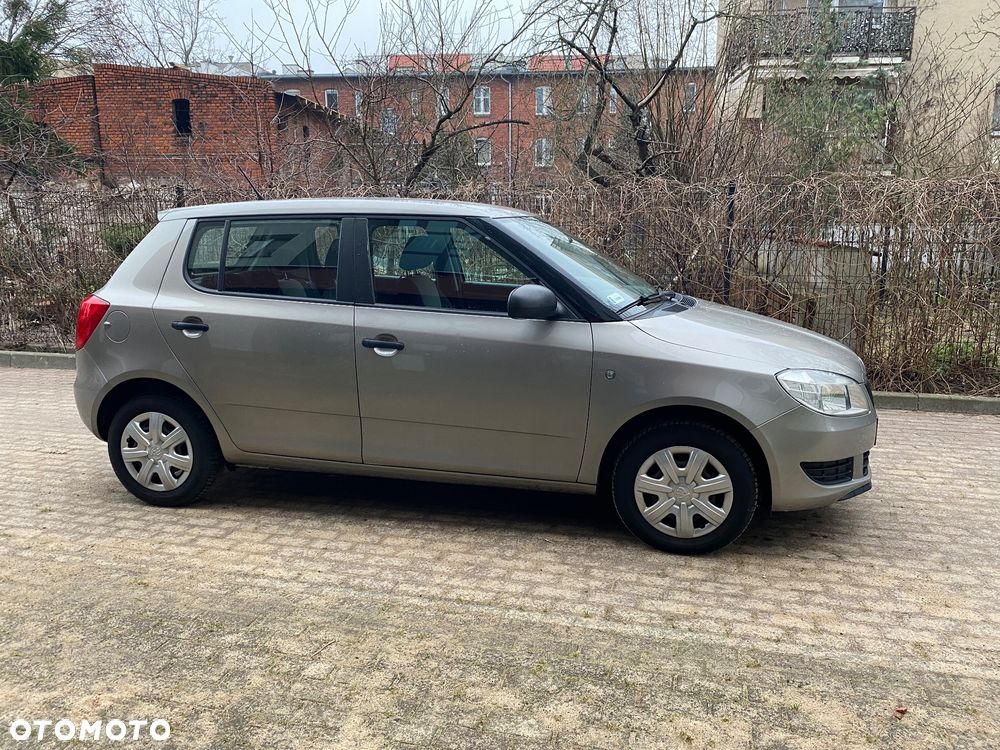 Skoda Fabia 1.4 16V Active Plus - 4