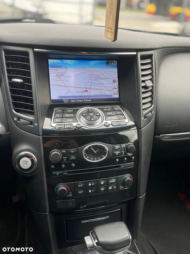 Infiniti Q70 3.7 S Premium - 6
