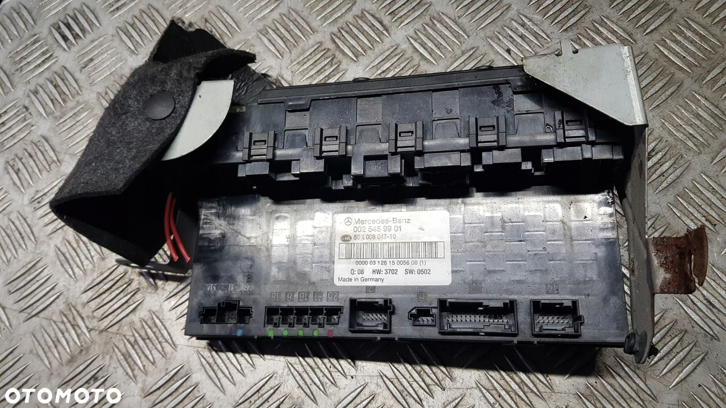MERCEDES W211 MODUŁ SAM SKRZYNKA BEZPIECZNIKÓW 0025459901 - 4