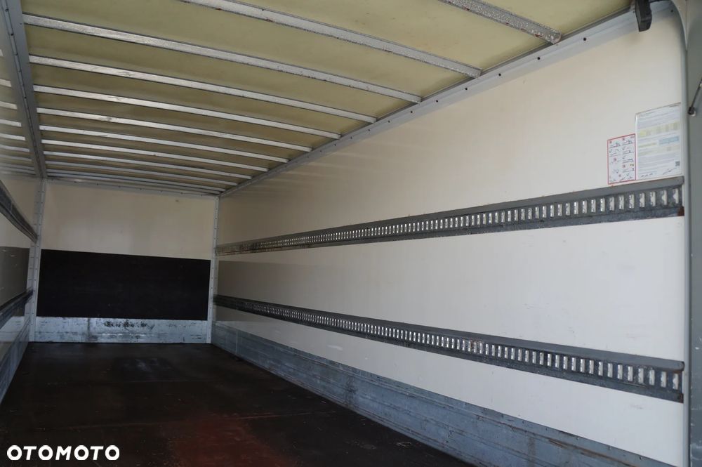 Mercedes-Benz ATEGO 1222 EURO 5 KONTENER 7.30 m 269 TYS KM KLIMATYZACJA 3 OSOBY MANUAL 1318 - 14