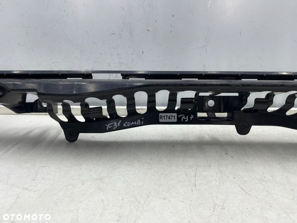 Ślizg BMW F31 kombi 11-18r. tylny środkowy GÓRNY wspornik progu zderzaka wzmocnienie 7260462 - 5