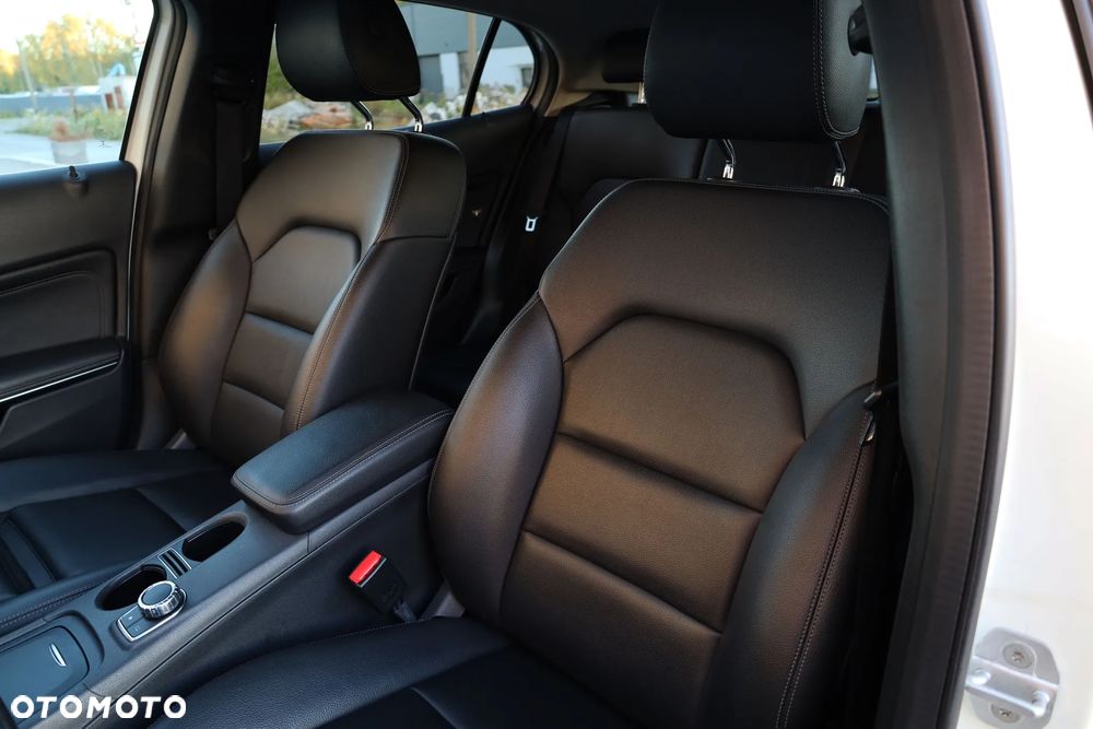 Mercedes-Benz GLA 250 7G-DCT Style - 16
