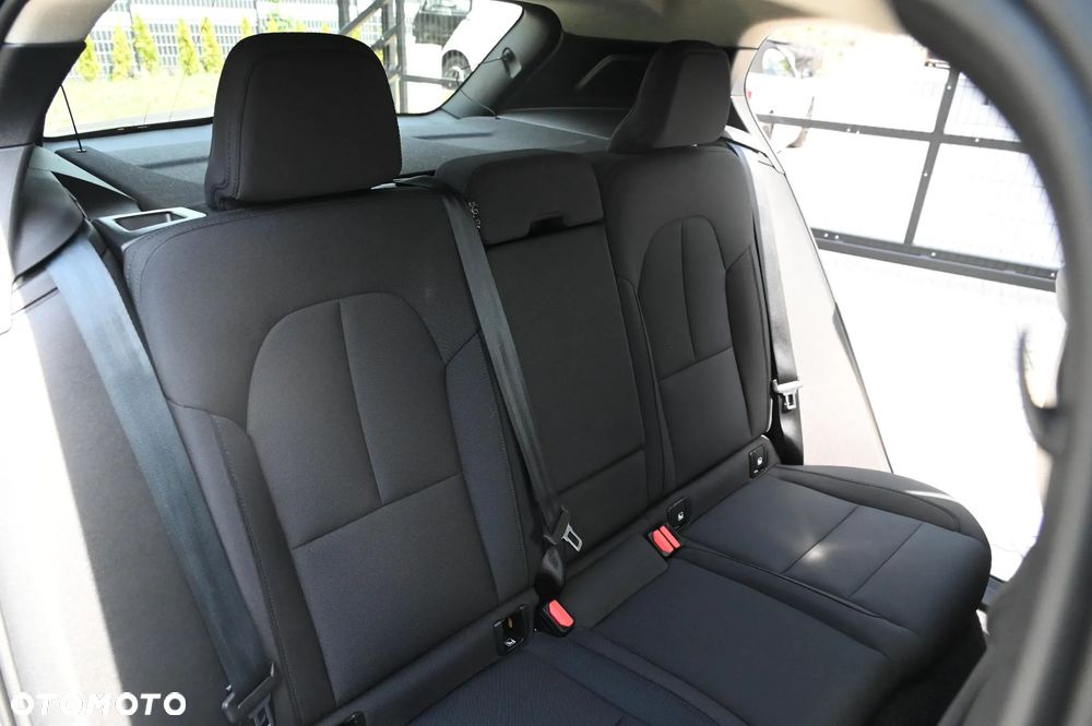 Volvo XC 40 T3 Momentum Core - 23