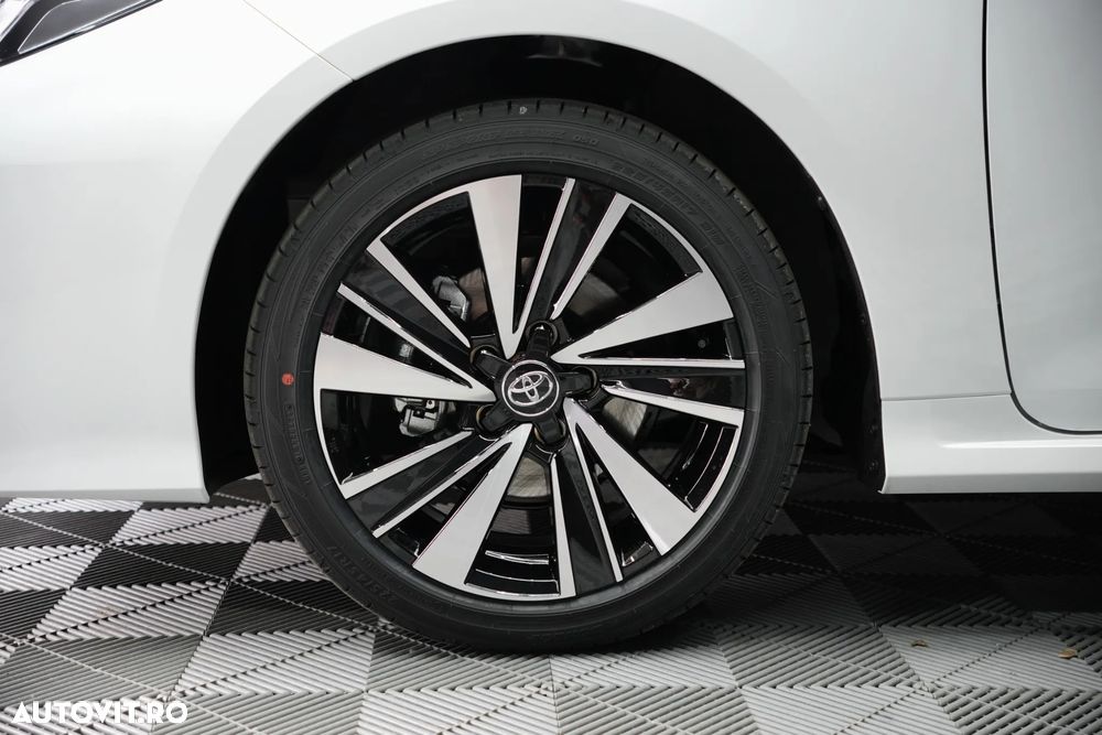 Toyota Corolla 1.8 HSD Dynamic - 12