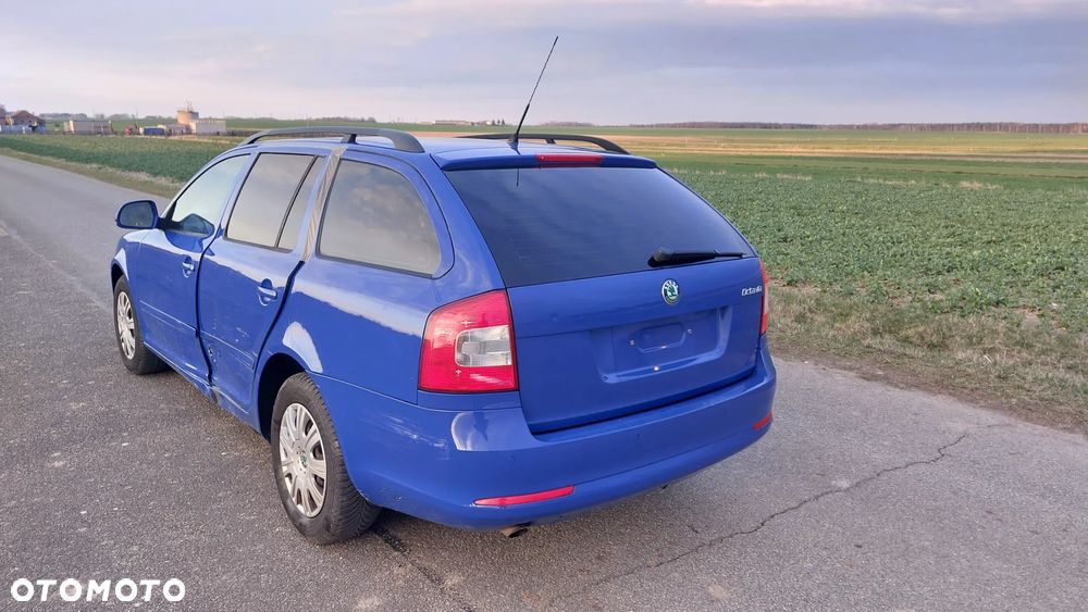 Skoda Octavia 1.6 Combi - 3