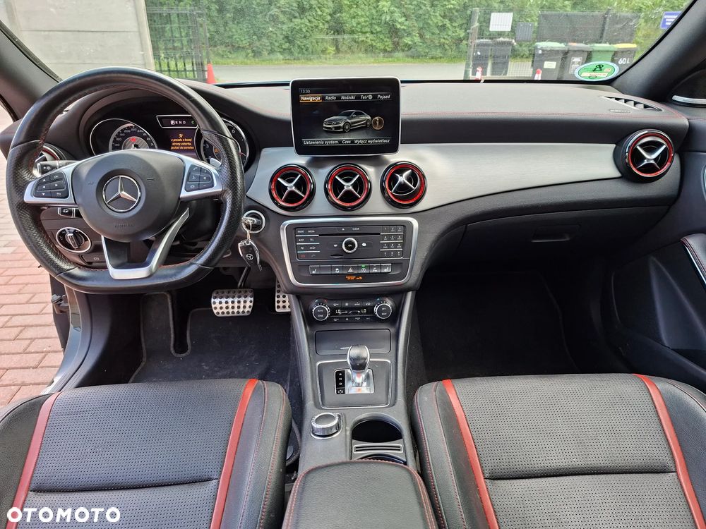 Mercedes-Benz CLA 45 AMG 4Matic 7G-DCT - 12