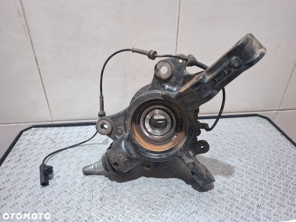 Zwrotnica prawy przód Renault Master III 2018 rok 2,3dci - 2