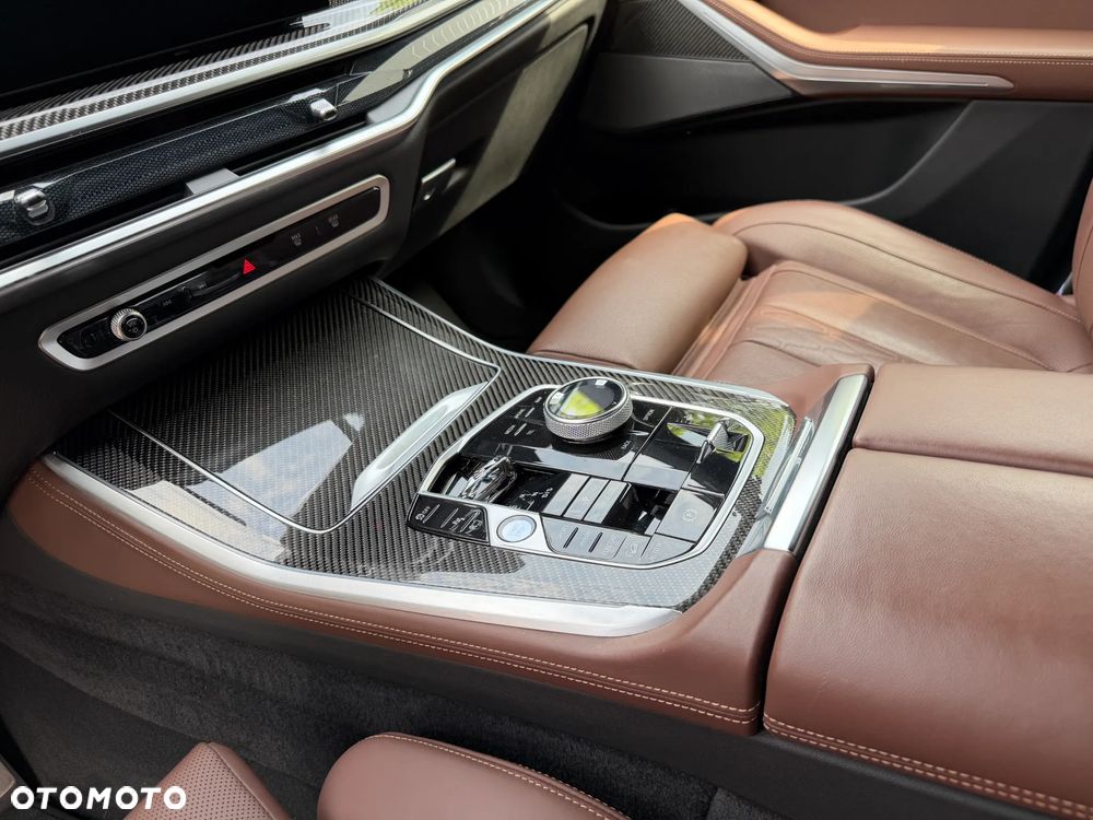 BMW X5 xDrive50e PHEV Individual Edition sport - 11