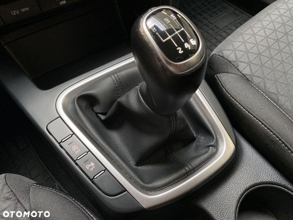 Kia Ceed - 13