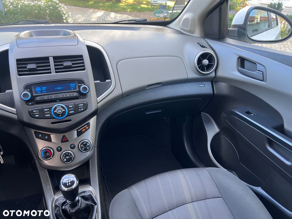 Chevrolet Aveo - 25