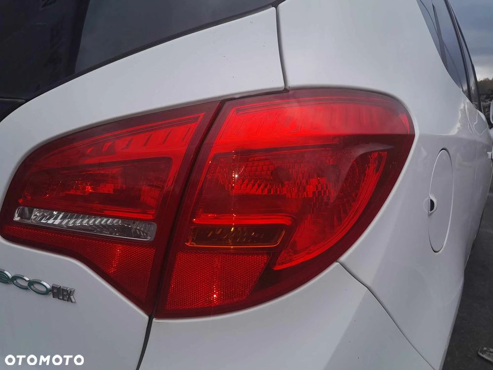 Lampa tylna prawa / Lewa EUROPA !! OPEL MERIVA B 2011r. - 2