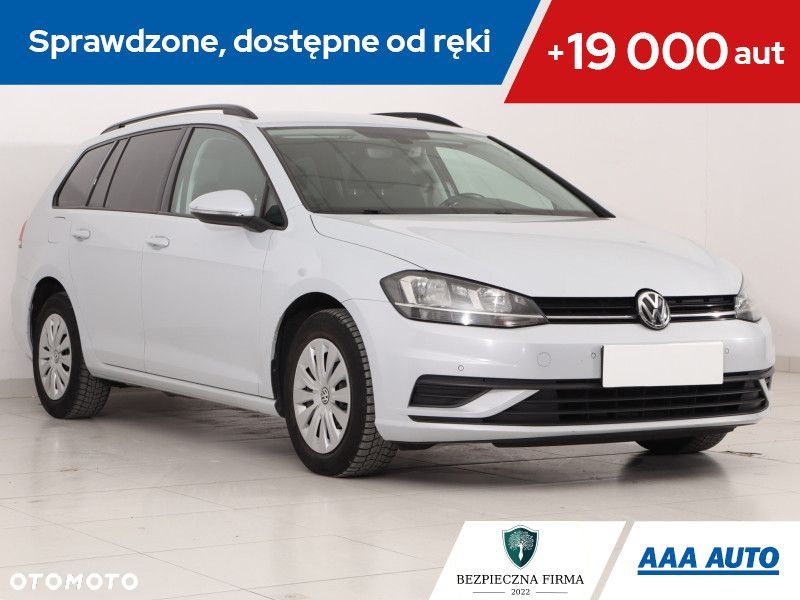 Volkswagen Golf - 1