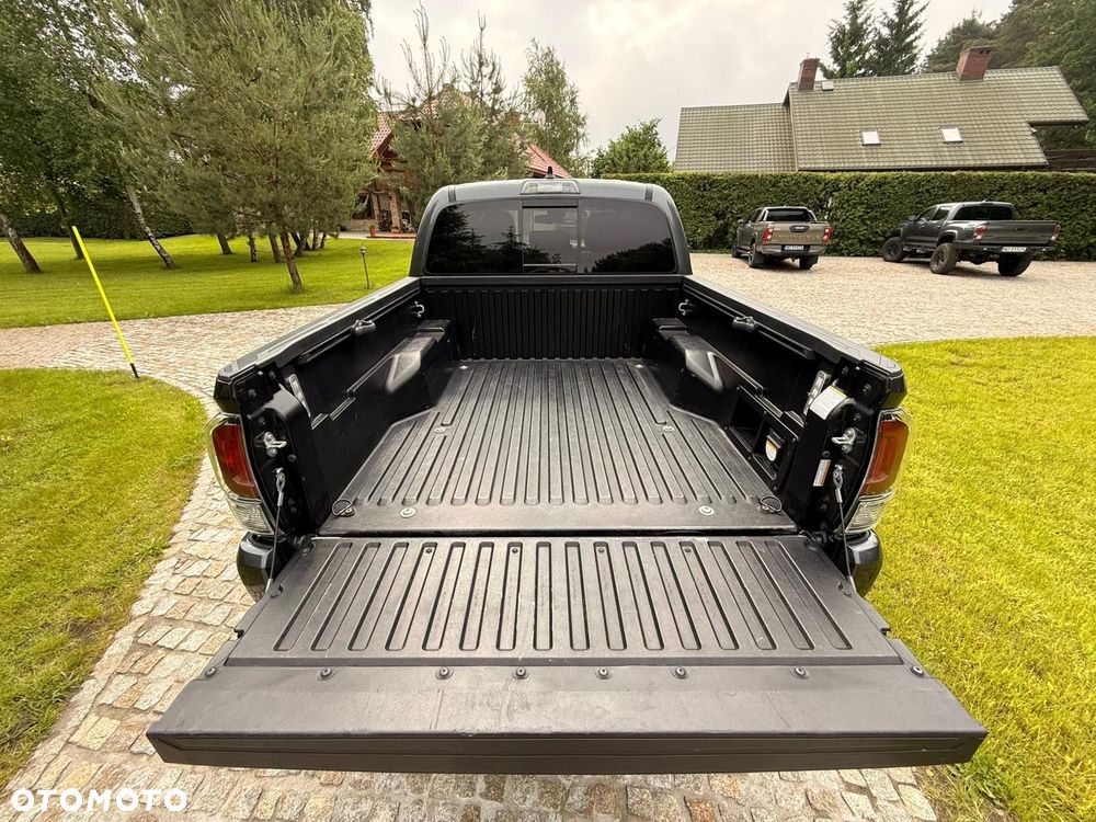Toyota Tacoma - 10