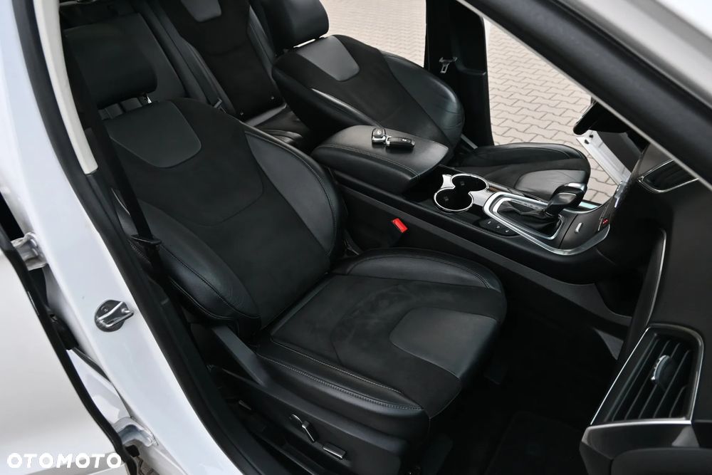 Ford Edge 2.0 TDCi Bi-Turbo 4x4 ST-LINE - 28