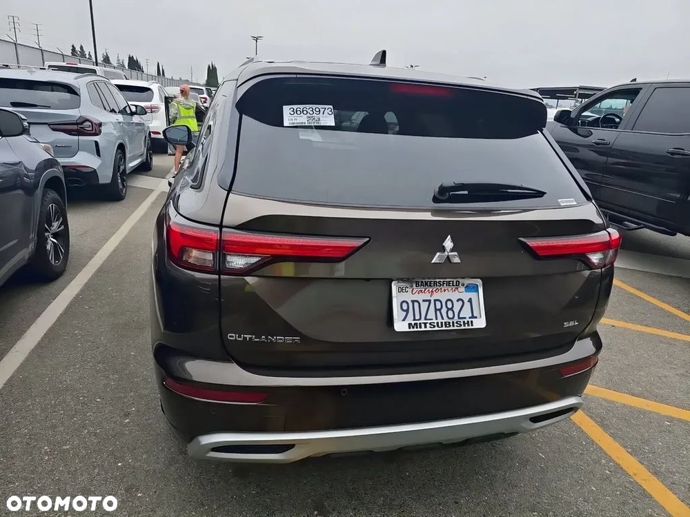 Mitsubishi Outlander - 5