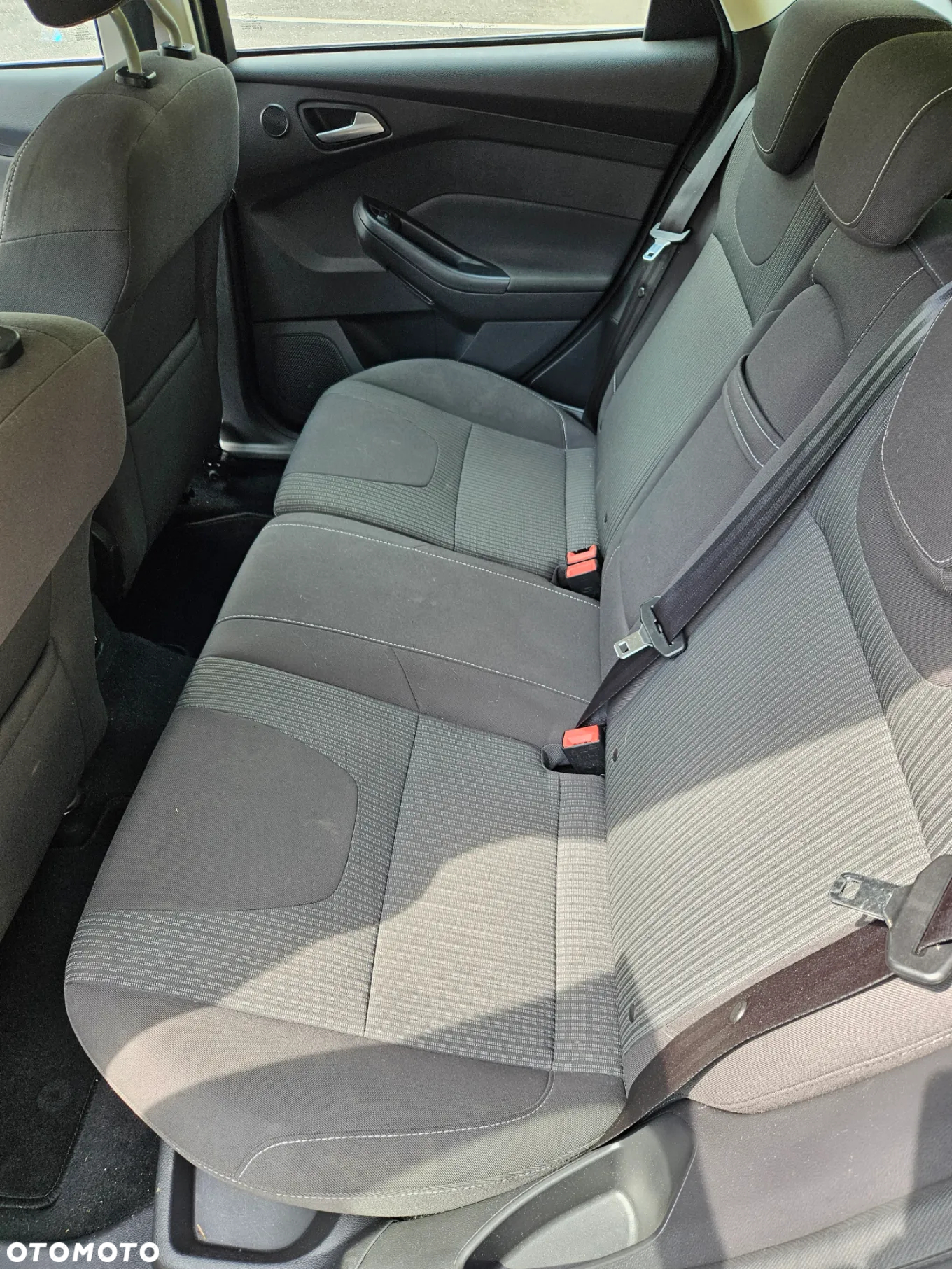 Ford Focus Turnier 1.6 EcoBoost Start-Stopp-System Titanium - 12