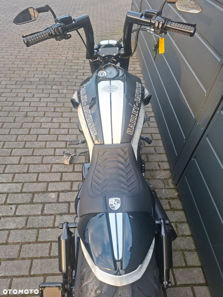 Harley-Davidson V-Rod Muscle - 8