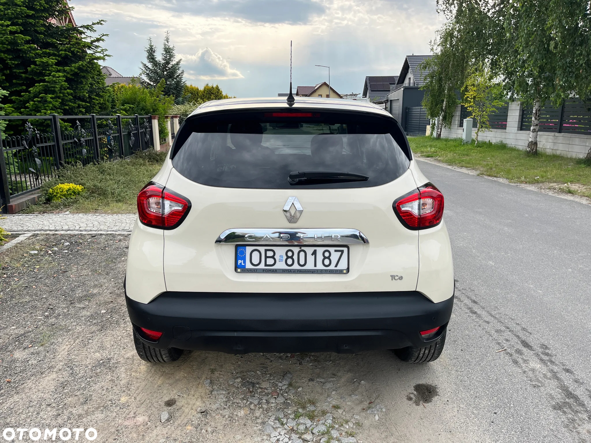Renault Captur 1.2 TCe Intens EDC - 4