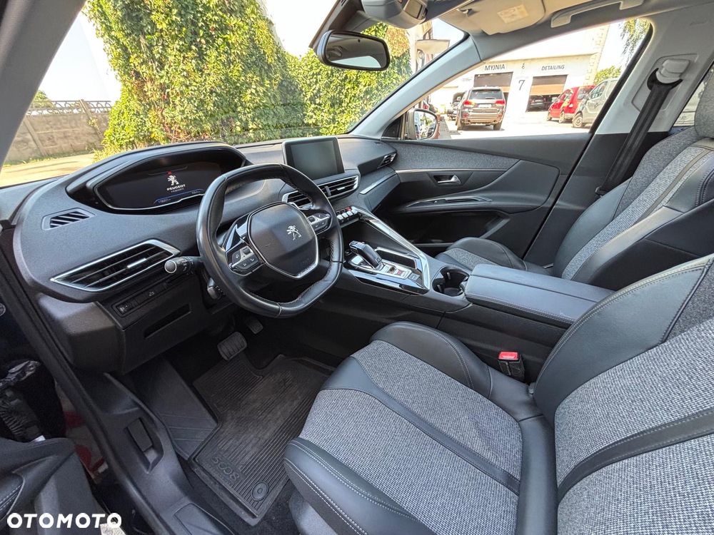 Peugeot 5008 - 17