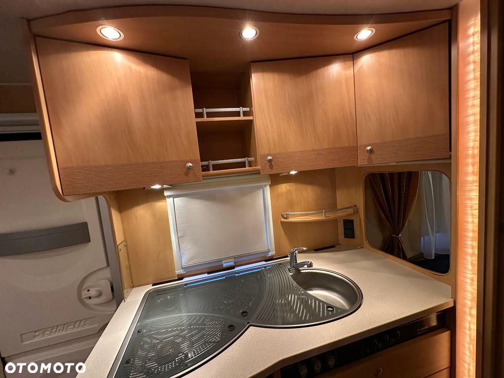 Dethleffs 510 CAMPER z napędem i przedsionkiem pompowanym !!! - 23