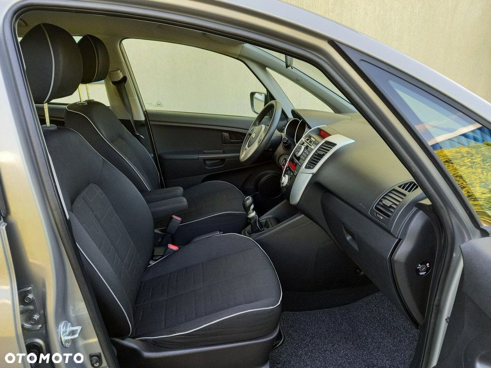 Kia Venga - 19