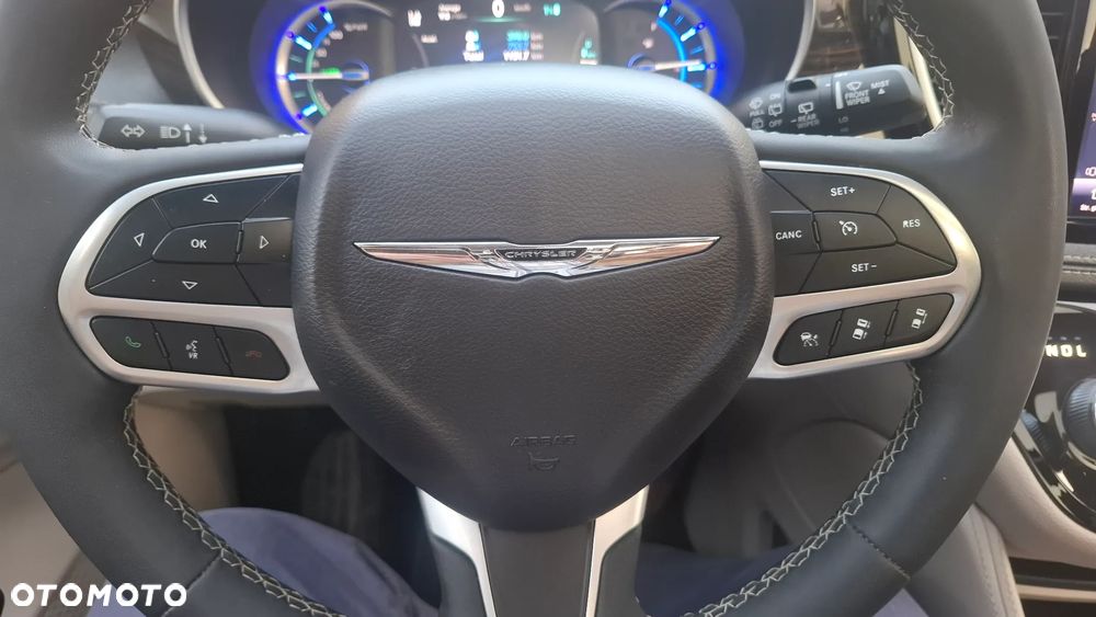 Chrysler Pacifica - 26