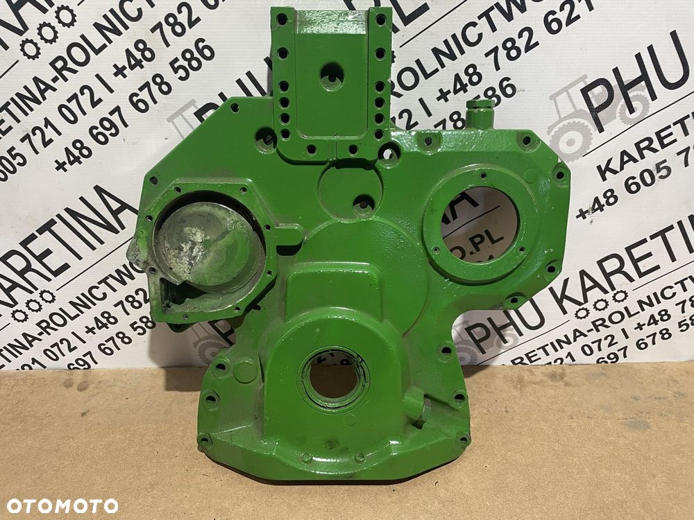 John Deere - obudowa rozrządu R504725 - 1