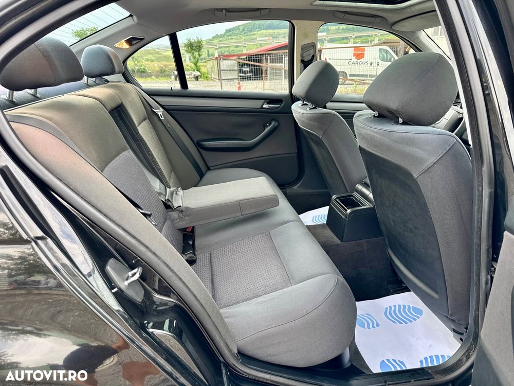BMW Seria 3 316i Edition Sport - 6